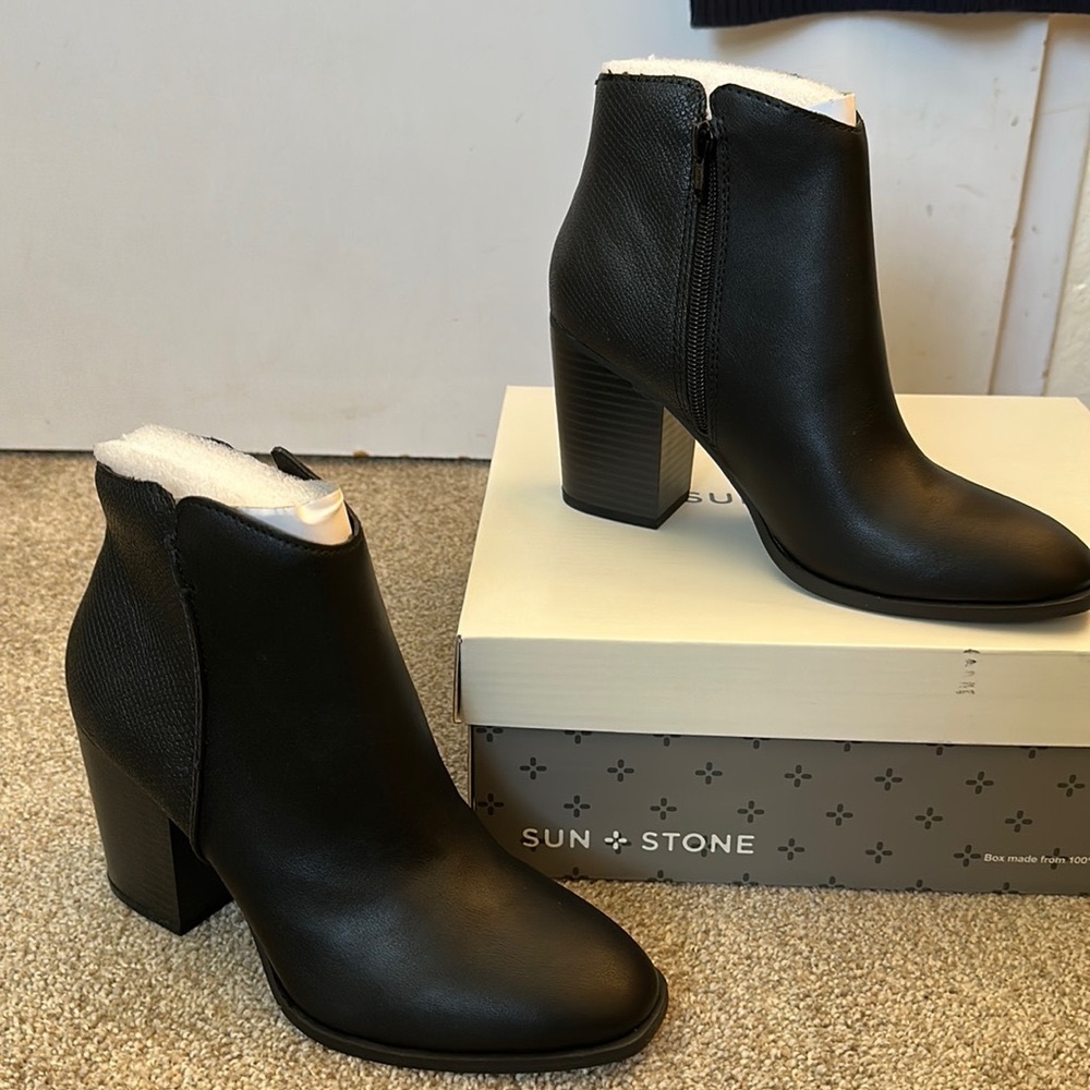 Sun Stone Ankle boots